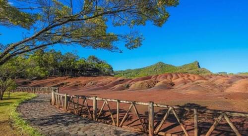 7 colours earth Chamarel